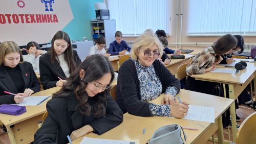В Камском Устье прошла Всемирная образовательная акция «Татарский диктант - 2024»