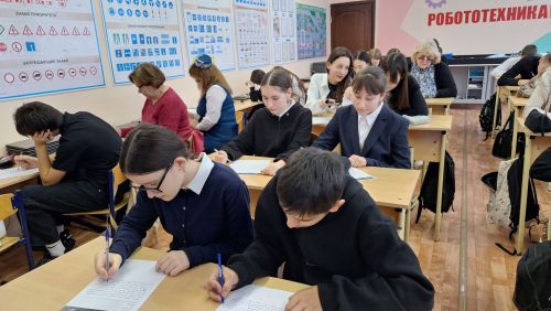 В Камском Устье прошла Всемирная образовательная акция «Татарский диктант - 2024»