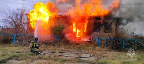 На пожаре в соседнем районе погиб мужчина