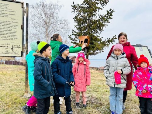 «Синичкин день» отметили добрым делом в Красновидовском СДК