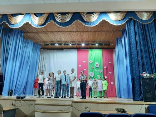 В Затоне прошел праздничный концерт