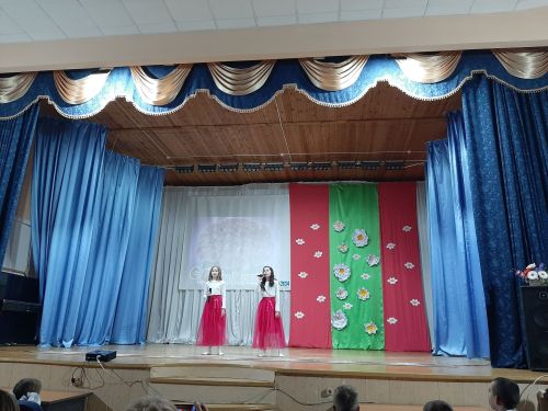 В Затоне прошел праздничный концерт