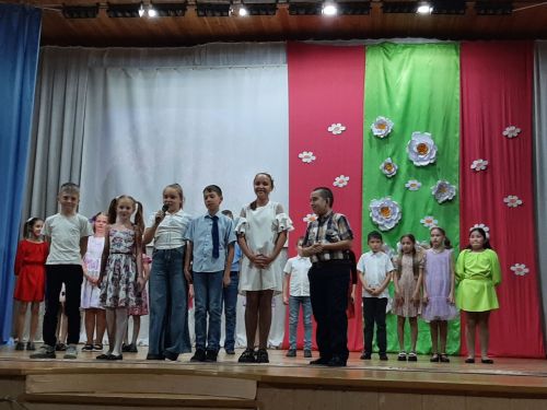 В Затоне прошел праздничный концерт