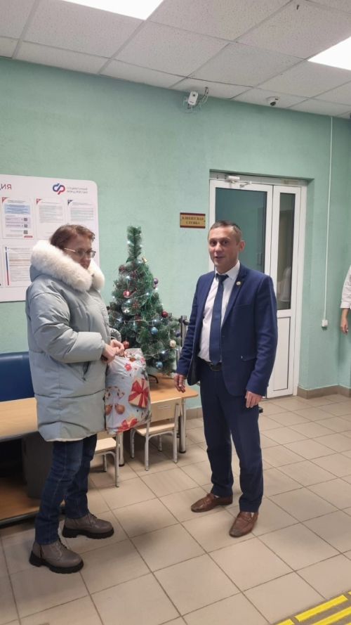 Руководители и начальники под Новый год исполняют детские желания