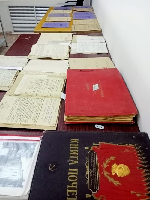 СКВОЗЬ ВРЕМЯ: выставка уникальных свидетельств ушедшей эпохи