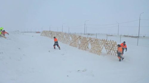 На трассе М12 в Татарстане установили снегозадерживающие щиты