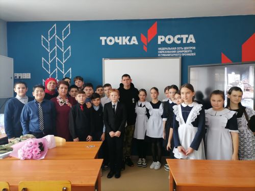 Сыновья ушли на фронт, мама - стала волонтером