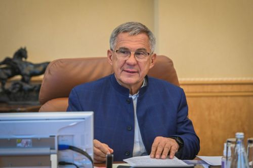 Раис РТ поздравил жителей республики с 23 Февраля
