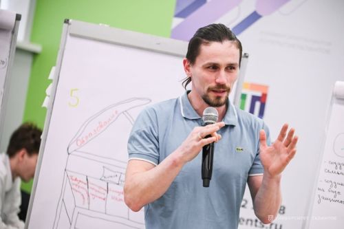 Марат Сахибгареев принял участие в республиканском форуме молодых семей