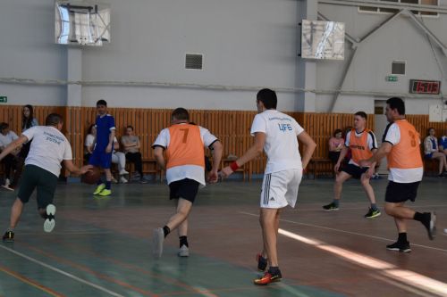Камскоустьинцы встречаются на спортивной площадке