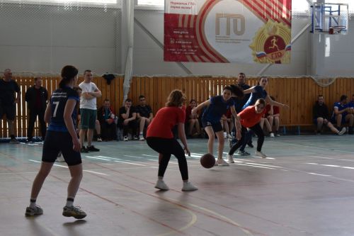 Камскоустьинцы встречаются на спортивной площадке