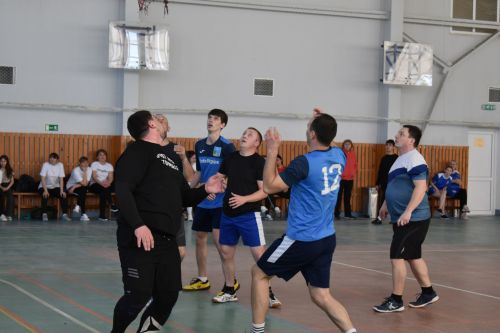 Камскоустьинцы встречаются на спортивной площадке