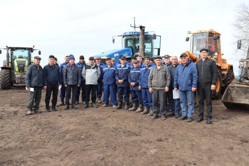 Приемка техники перед посевной прошла в Камско-Устьинском районе