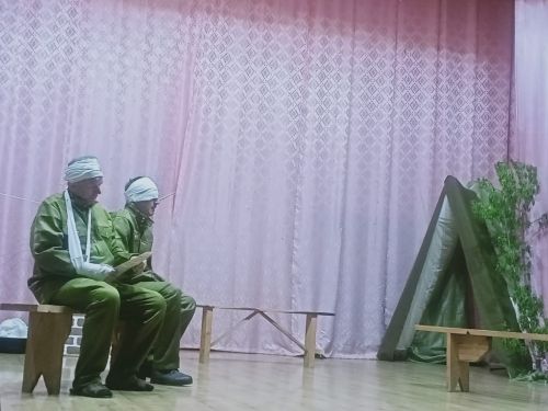 Теньки: на сцене - герои былых времен