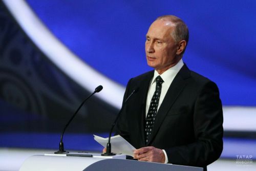 Владимир Путин поздравил выпускников школ