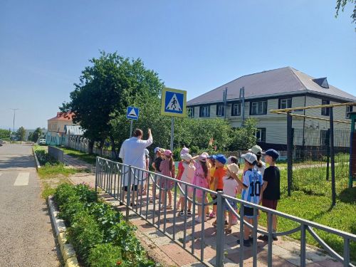 Детям напомнили о правилах безопасности на дороге
