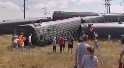 Пассажирский поезд сошел с рельсов в Волгоградской области