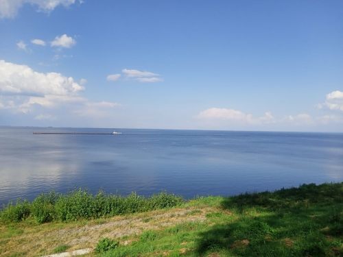 И вновь над Волгой звучала песня