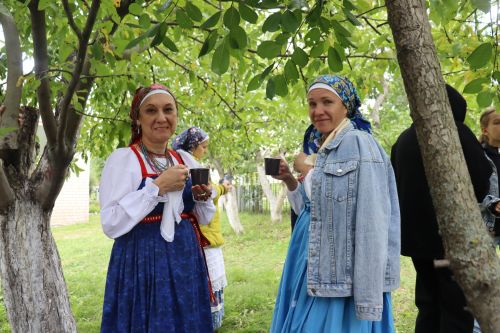 В Красновидово продолжается фестиваль «Яблочный спас»