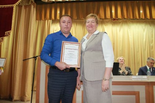 В Камском Устье наградили лучших работников образования