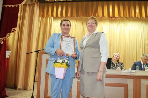 В Камском Устье наградили лучших работников образования