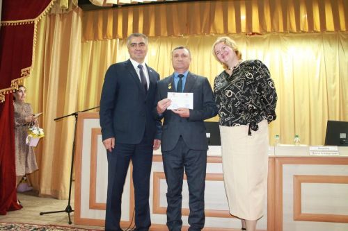 В Камском Устье наградили лучших работников образования