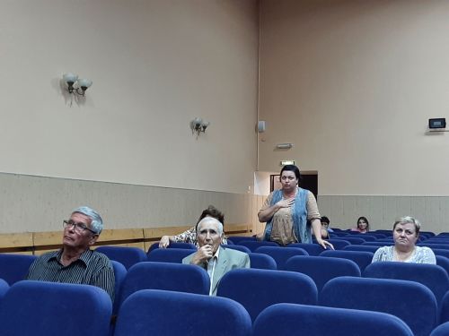 Сход в Затоне собрал неравнодушных жителей