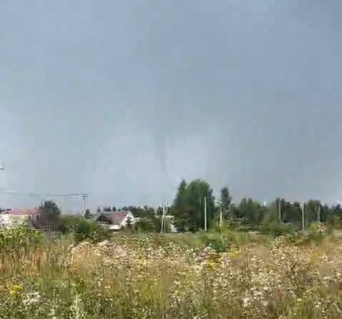В Камско-Устьинском районе заметили смерч
