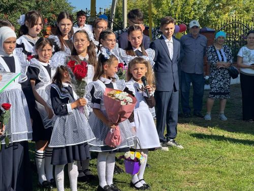 В Камско-Устьинской татарской школе прозвенел первый звонок
