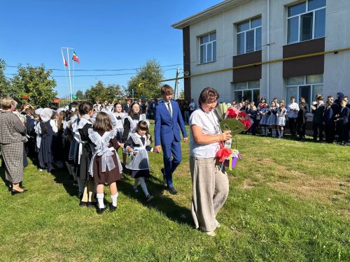 В Камско-Устьинской татарской школе прозвенел первый звонок