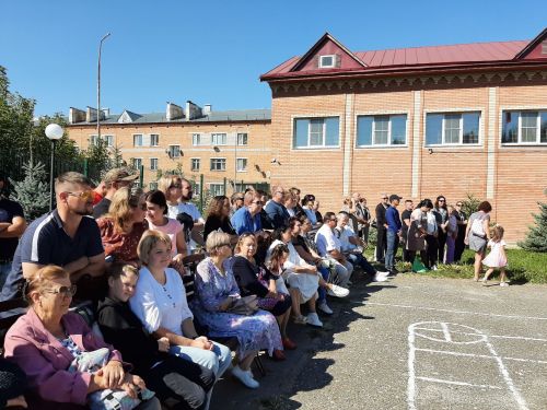 Кадеты торжественно встретили День знаний