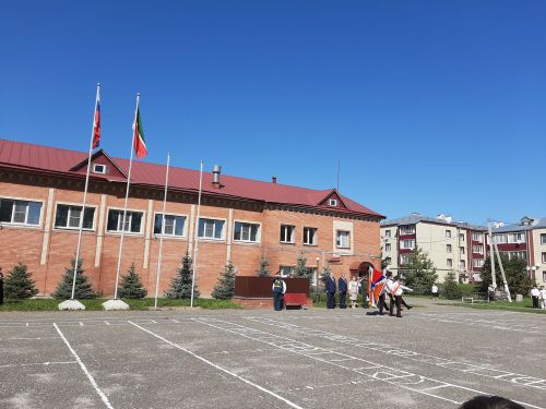 Кадеты торжественно встретили День знаний