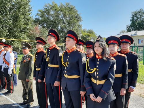 Кадеты торжественно встретили День знаний