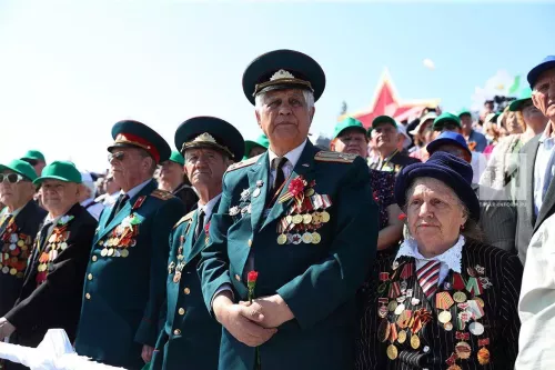 С 1 октября в России увеличат военные пенсии