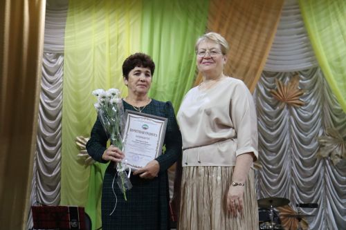 В Камском Устье прошел праздничный концерт, посвященный Дню учителя