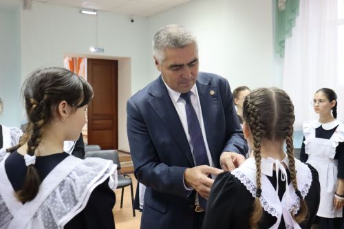 Помощник Раиса встретился с камскоустьинскими школьниками