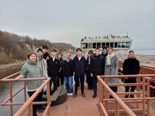 Камскоустьинские школьники посетили элеватор