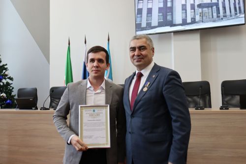 Новоселье справила Камскоустьинская администрация