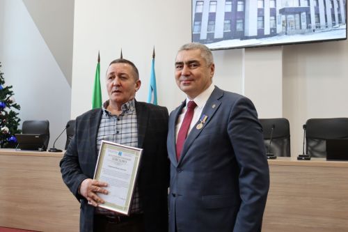 Новоселье справила Камскоустьинская администрация