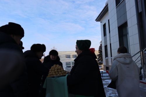 Новоселье справила Камскоустьинская администрация