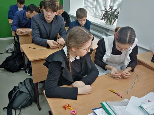 Своими руками создают уникальные изделия