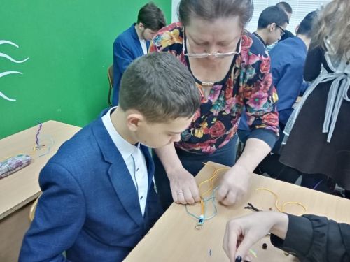 Своими руками создают уникальные изделия