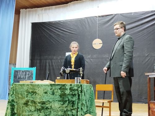Затонцы открыли театральный сезон