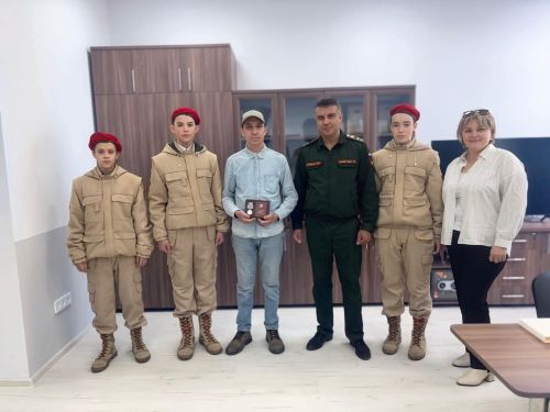 Камскоустьинцу вручили боевую награду