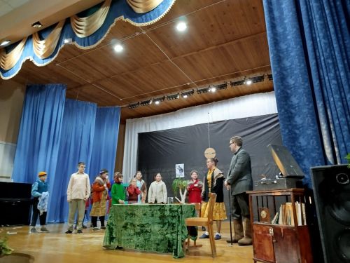 Затонцы открыли театральный сезон
