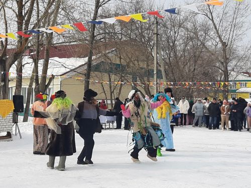 Весело отметили Масленицу в Затоне