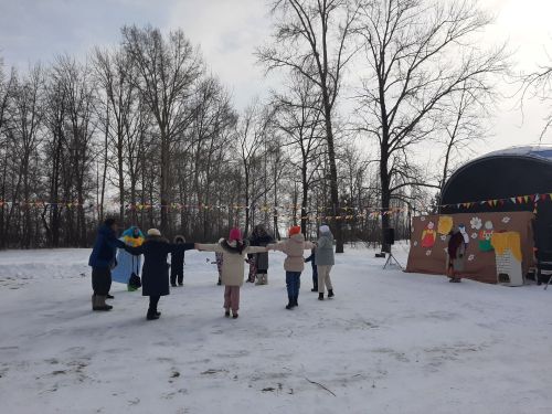 Весело отметили Масленицу в Затоне