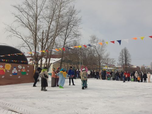 Весело отметили Масленицу в Затоне
