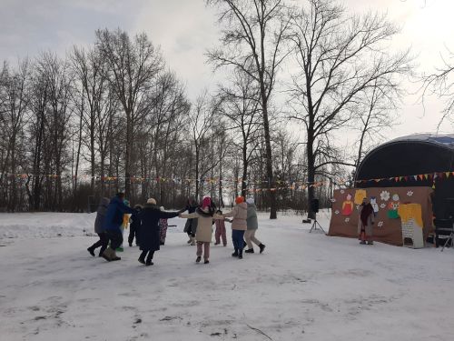 Весело отметили Масленицу в Затоне