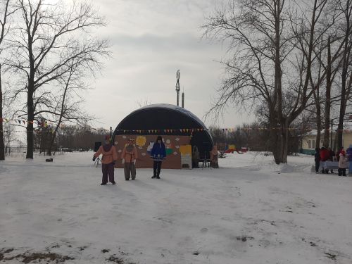 Весело отметили Масленицу в Затоне